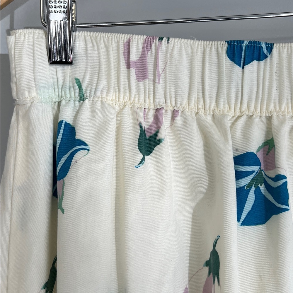 LOFT Cream Skirt with Blue and Pink Floral Pattern Sz M - Picture 6 of 7